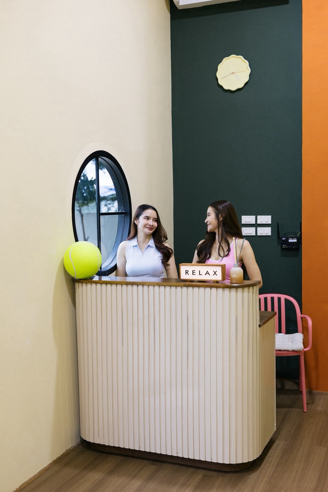 เคาน์เตอร์ต้อนรับ Front Desk HIT TENNIS RANGSIT
